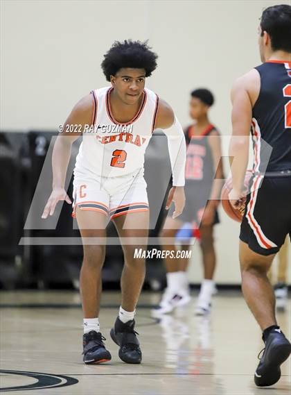 Thumbnail 3 in Central vs. TMI-Episcopal photogallery.