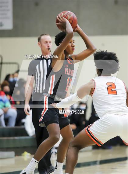 Thumbnail 3 in Central vs. TMI-Episcopal photogallery.