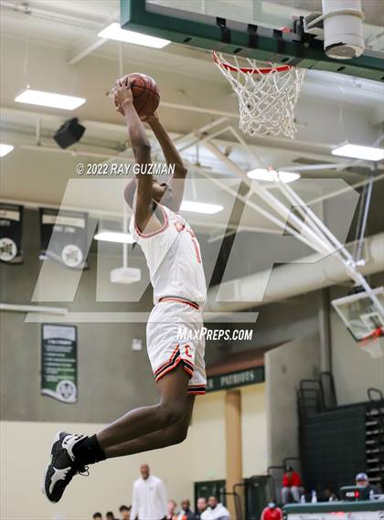 Thumbnail 2 in Central vs. TMI-Episcopal photogallery.