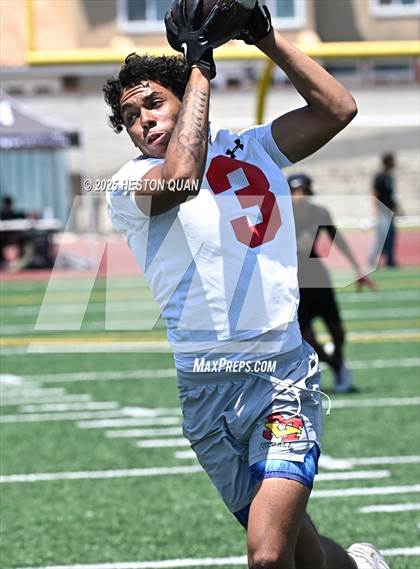 Thumbnail 2 in Mission Viejo vs. JSerra Catholic  (Battle at the Beach) photogallery.