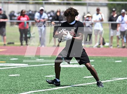 Thumbnail 3 in Mission Viejo vs. JSerra Catholic  (Battle at the Beach) photogallery.