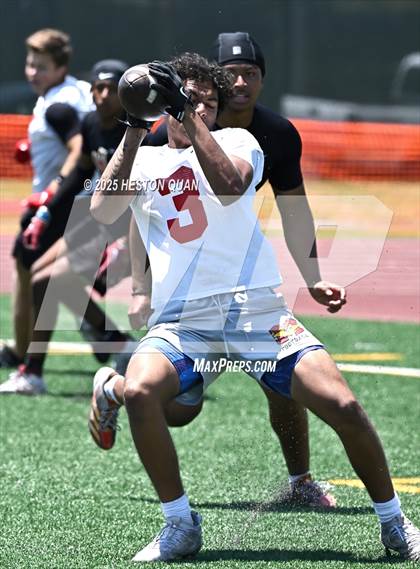 Thumbnail 2 in Mission Viejo vs. JSerra Catholic  (Battle at the Beach) photogallery.