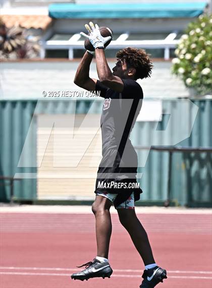 Thumbnail 3 in Mission Viejo vs. JSerra Catholic  (Battle at the Beach) photogallery.