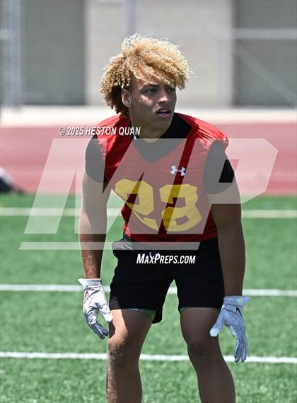 Thumbnail 3 in Mission Viejo vs. JSerra Catholic  (Battle at the Beach) photogallery.