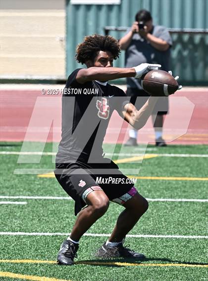 Thumbnail 1 in Mission Viejo vs. JSerra Catholic  (Battle at the Beach) photogallery.