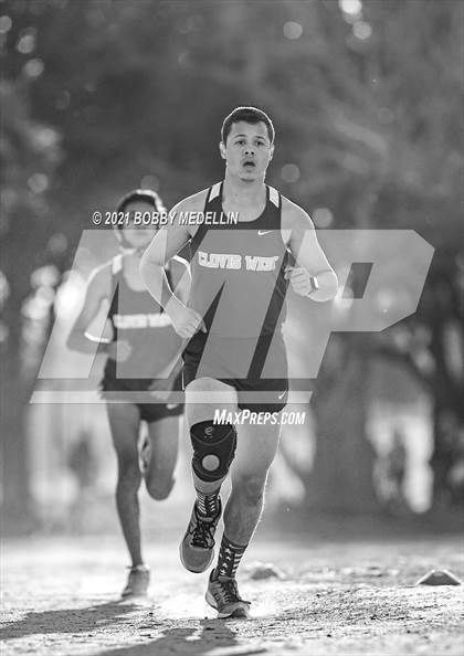Thumbnail 3 in Buchanan vs Clovis West photogallery.
