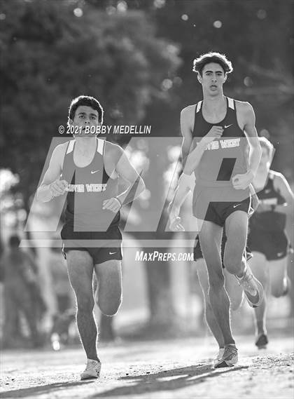 Thumbnail 2 in Buchanan vs Clovis West photogallery.