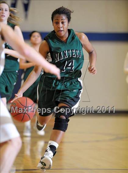 Thumbnail 2 in Christian Brothers vs. Manteca (CIF SJS Playoffs) photogallery.