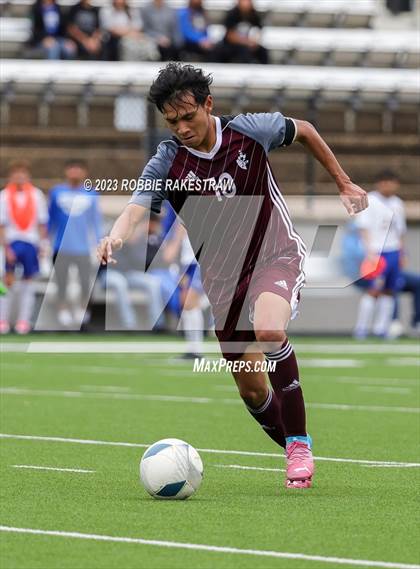 Thumbnail 3 in Palestine vs. Jacksonville (UIL 4A Region II Final) photogallery.