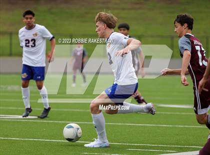 Thumbnail 2 in Palestine vs. Jacksonville (UIL 4A Region II Final) photogallery.