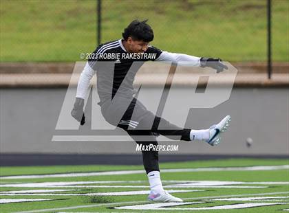 Thumbnail 2 in Palestine vs. Jacksonville (UIL 4A Region II Final) photogallery.