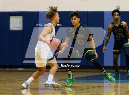 Thumbnail 1 in Willow Canyon vs Peoria (Sunnyslope Hoopsgiving Tournament) photogallery.