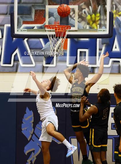 Thumbnail 1 in Willow Canyon vs Peoria (Sunnyslope Hoopsgiving Tournament) photogallery.
