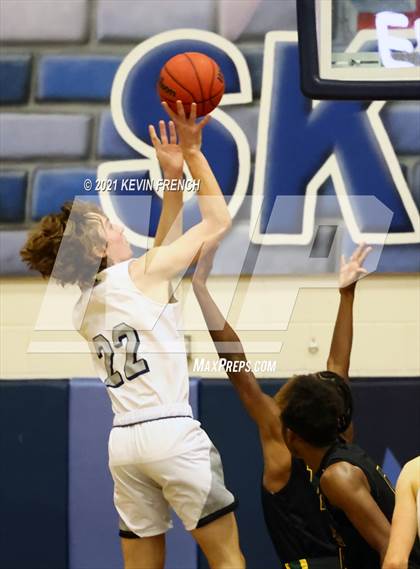 Thumbnail 3 in Willow Canyon vs Peoria (Sunnyslope Hoopsgiving Tournament) photogallery.