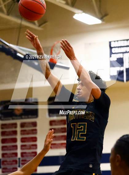 Thumbnail 2 in Willow Canyon vs Peoria (Sunnyslope Hoopsgiving Tournament) photogallery.
