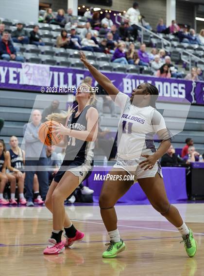 Thumbnail 2 in Greenwood vs. Fayetteville photogallery.