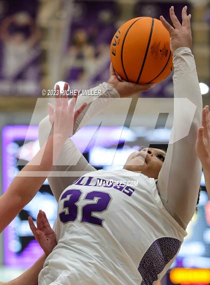 Thumbnail 1 in Greenwood vs. Fayetteville photogallery.