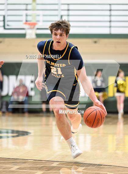 Thumbnail 3 in Archbishop Hoban vs. Olmsted Falls (OHSAA Division 3 Regional Semifinal) photogallery.