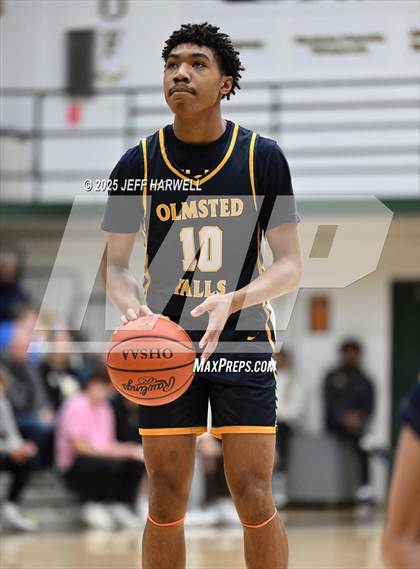 Thumbnail 2 in Archbishop Hoban vs. Olmsted Falls (OHSAA Division 3 Regional Semifinal) photogallery.
