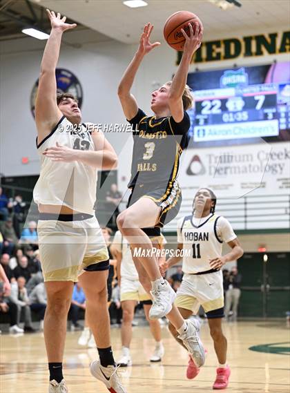 Thumbnail 2 in Archbishop Hoban vs. Olmsted Falls (OHSAA Division 3 Regional Semifinal) photogallery.