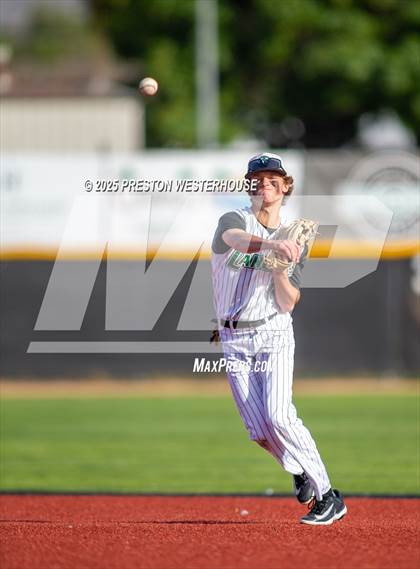 Thumbnail 3 in Moorpark @ Thousand Oaks photogallery.
