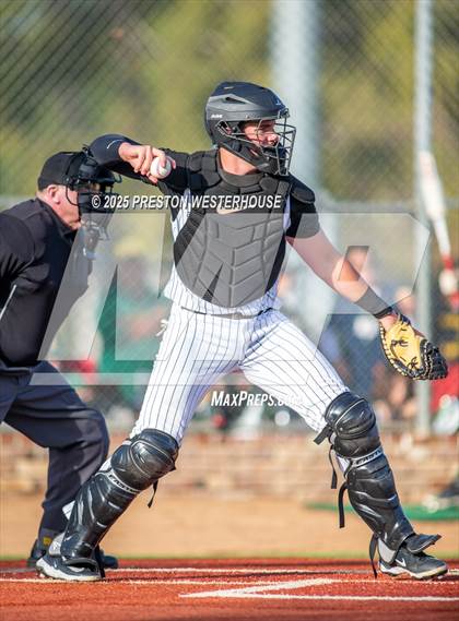 Thumbnail 1 in Moorpark @ Thousand Oaks photogallery.