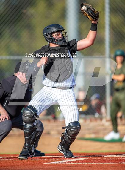 Thumbnail 2 in Moorpark @ Thousand Oaks photogallery.