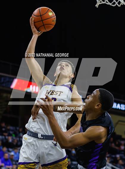 Thumbnail 3 in Omaha Central vs. Bellevue West (Metro Tournament) photogallery.