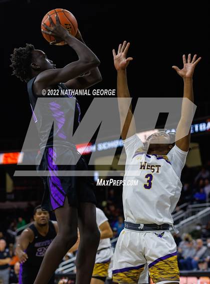 Thumbnail 1 in Omaha Central vs. Bellevue West (Metro Tournament) photogallery.