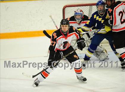 Thumbnail 1 in Newtown vs. Watertown/Pomperaug (SWC Semifinal) photogallery.