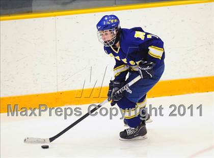Thumbnail 2 in Newtown vs. Watertown/Pomperaug (SWC Semifinal) photogallery.