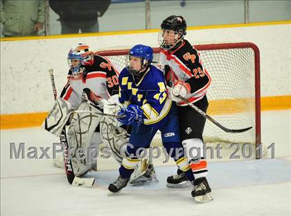 Thumbnail 2 in Newtown vs. Watertown/Pomperaug (SWC Semifinal) photogallery.