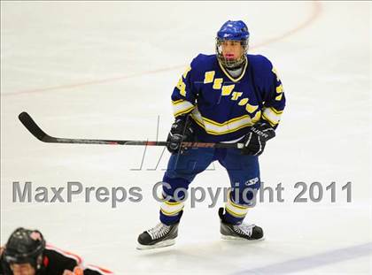 Thumbnail 2 in Newtown vs. Watertown/Pomperaug (SWC Semifinal) photogallery.