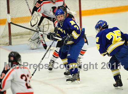 Thumbnail 3 in Newtown vs. Watertown/Pomperaug (SWC Semifinal) photogallery.
