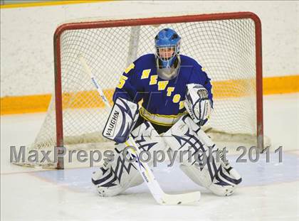 Thumbnail 1 in Newtown vs. Watertown/Pomperaug (SWC Semifinal) photogallery.