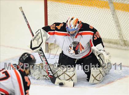 Thumbnail 2 in Newtown vs. Watertown/Pomperaug (SWC Semifinal) photogallery.