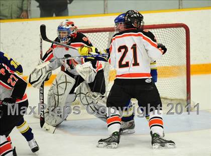 Thumbnail 2 in Newtown vs. Watertown/Pomperaug (SWC Semifinal) photogallery.