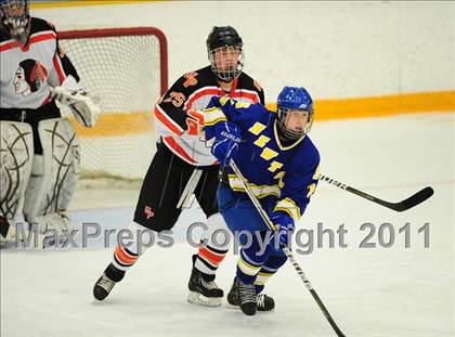 Thumbnail 3 in Newtown vs. Watertown/Pomperaug (SWC Semifinal) photogallery.