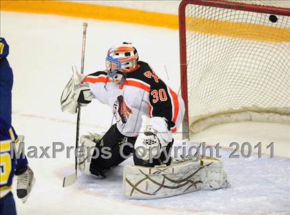 Thumbnail 2 in Newtown vs. Watertown/Pomperaug (SWC Semifinal) photogallery.