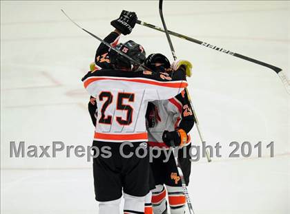 Thumbnail 2 in Newtown vs. Watertown/Pomperaug (SWC Semifinal) photogallery.
