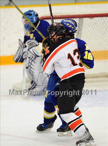 Thumbnail 1 in Newtown vs. Watertown/Pomperaug (SWC Semifinal) photogallery.