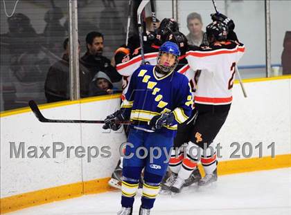Thumbnail 2 in Newtown vs. Watertown/Pomperaug (SWC Semifinal) photogallery.