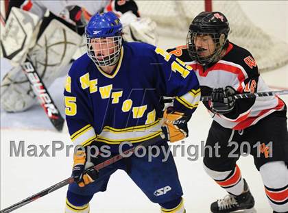 Thumbnail 3 in Newtown vs. Watertown/Pomperaug (SWC Semifinal) photogallery.