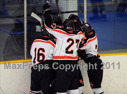Thumbnail 1 in Newtown vs. Watertown/Pomperaug (SWC Semifinal) photogallery.
