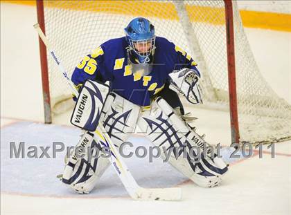 Thumbnail 1 in Newtown vs. Watertown/Pomperaug (SWC Semifinal) photogallery.