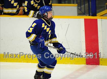 Thumbnail 2 in Newtown vs. Watertown/Pomperaug (SWC Semifinal) photogallery.