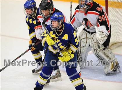 Thumbnail 3 in Newtown vs. Watertown/Pomperaug (SWC Semifinal) photogallery.