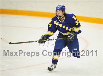 Thumbnail 2 in Newtown vs. Watertown/Pomperaug (SWC Semifinal) photogallery.
