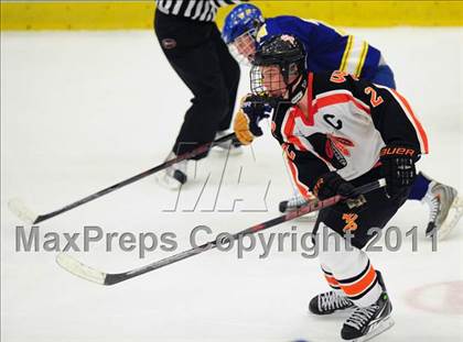 Thumbnail 3 in Newtown vs. Watertown/Pomperaug (SWC Semifinal) photogallery.