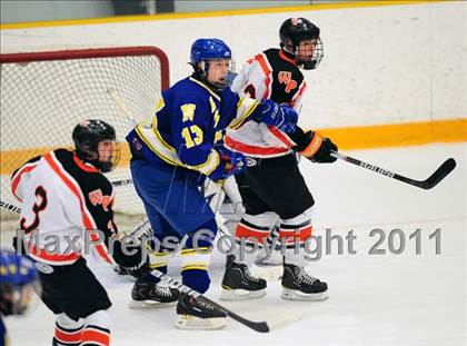 Thumbnail 1 in Newtown vs. Watertown/Pomperaug (SWC Semifinal) photogallery.
